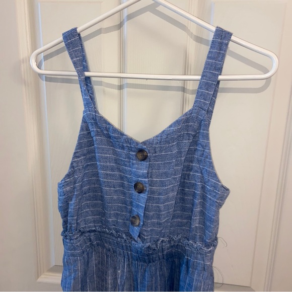 Romeo + Juliet Couture womens medium blue romper 3 button. - Picture 4 of 9